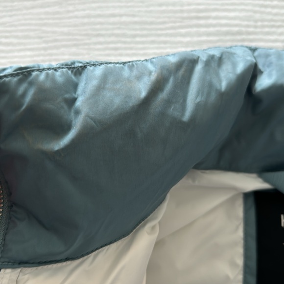 Hollister mini puffer baby blue size S excellent condition - Picture 5 of 8